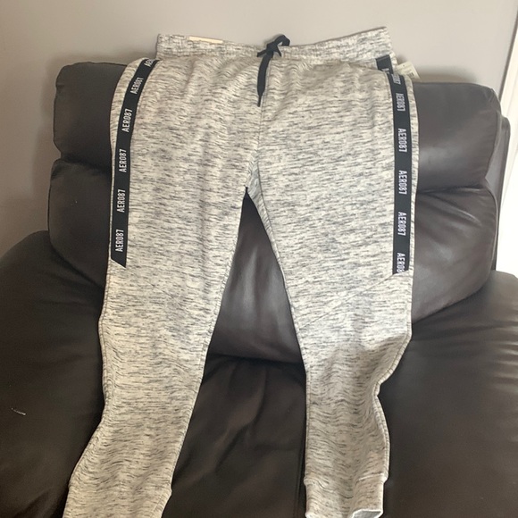 Brand new pair of jogging pants size X-Large tag still attached - Picture 1 of 1